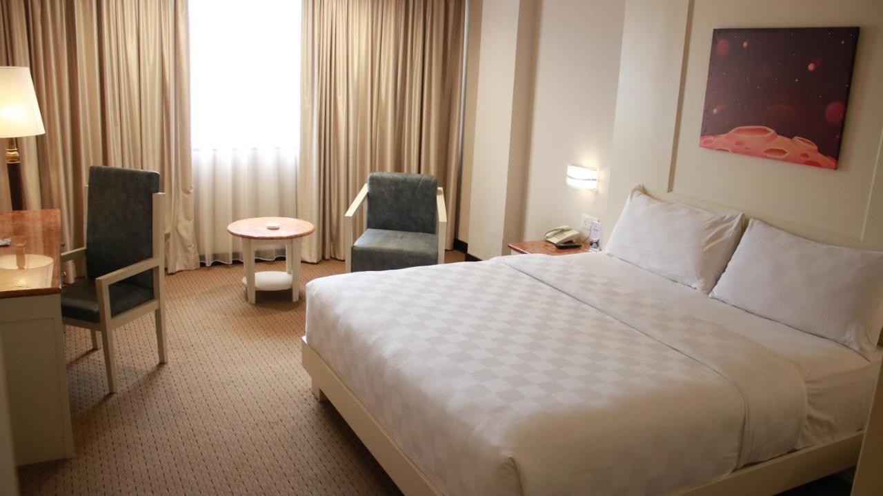 Beverly Hotel Batam Nagoya Ngoại thất bức ảnh