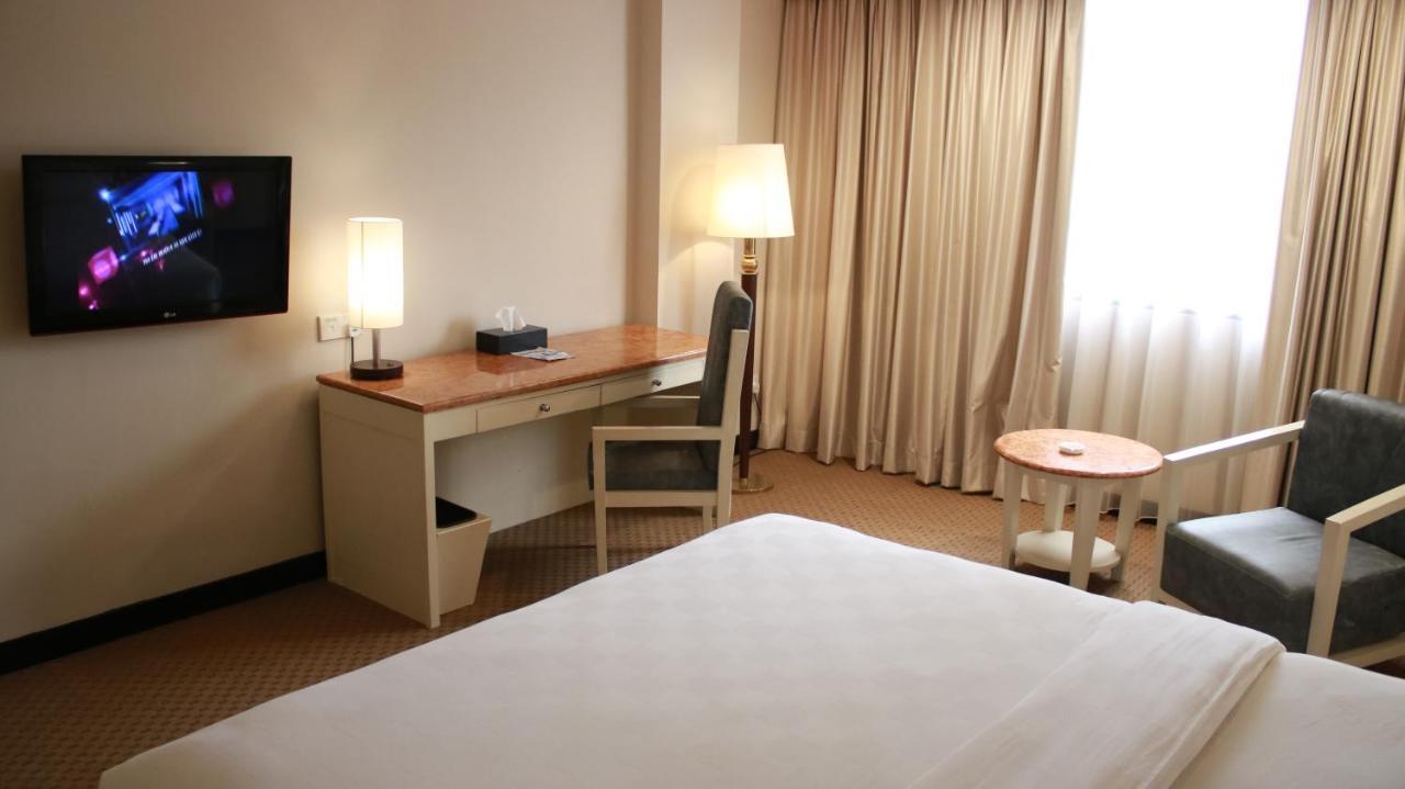 Beverly Hotel Batam Nagoya Ngoại thất bức ảnh
