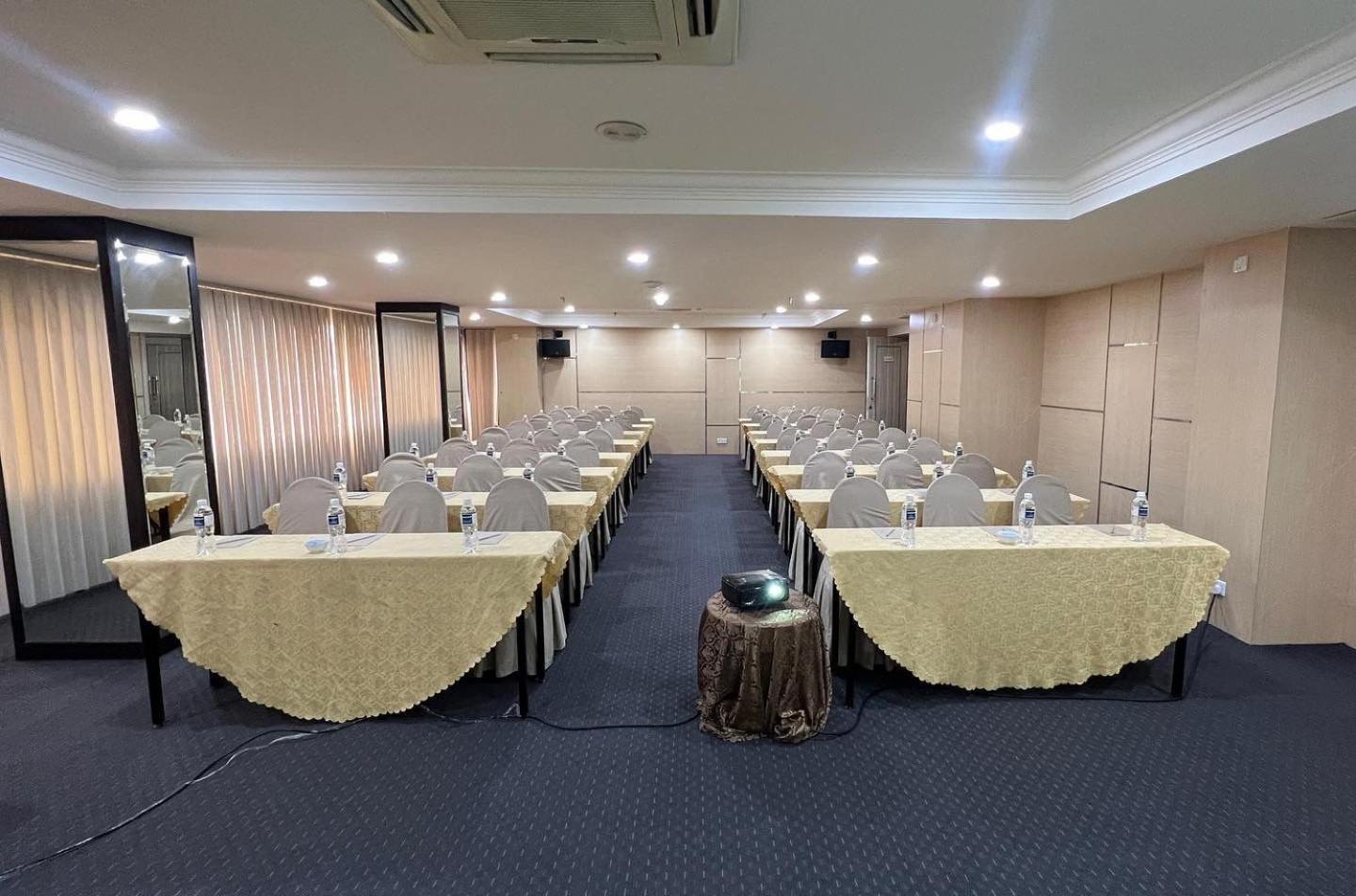 Beverly Hotel Batam Nagoya Ngoại thất bức ảnh