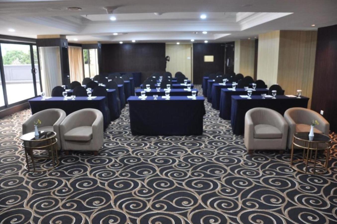 Beverly Hotel Batam Nagoya Ngoại thất bức ảnh