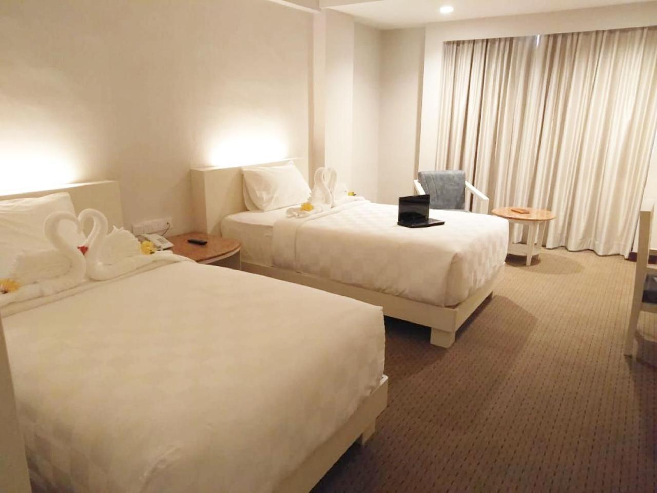 Beverly Hotel Batam Nagoya Ngoại thất bức ảnh