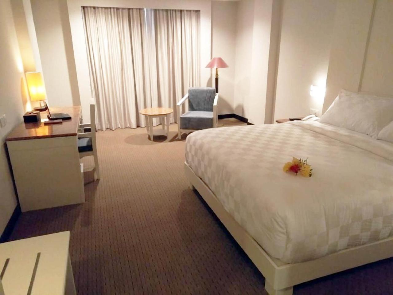 Beverly Hotel Batam Nagoya Ngoại thất bức ảnh