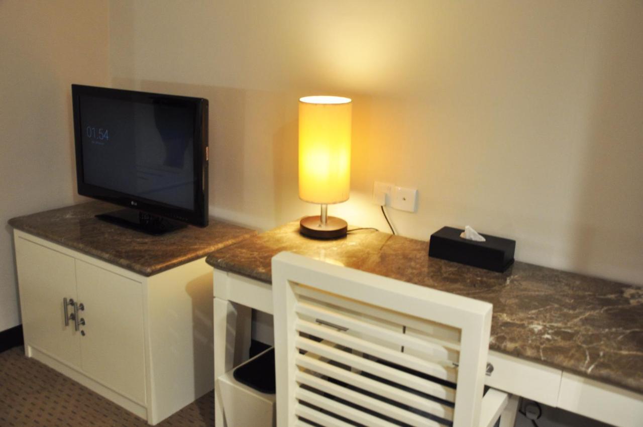 Beverly Hotel Batam Nagoya Ngoại thất bức ảnh