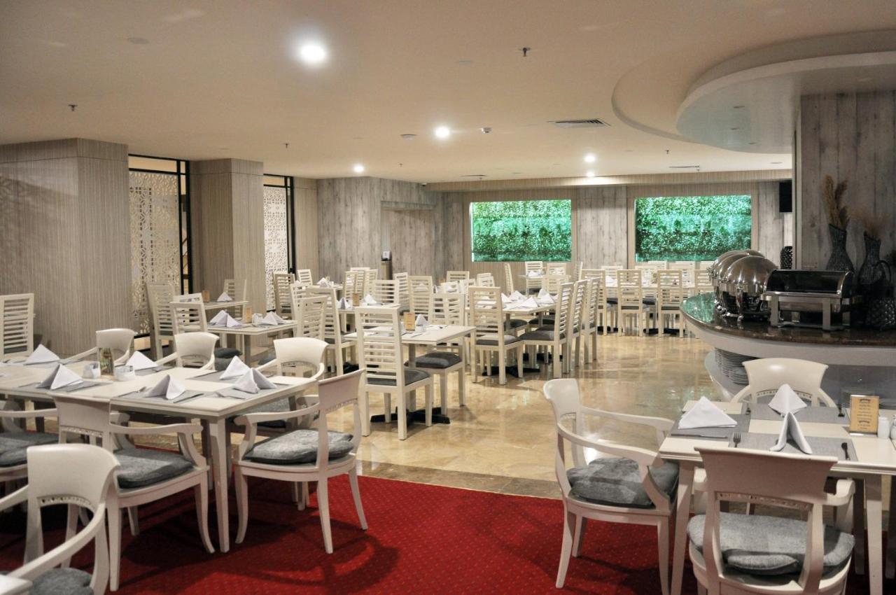 Beverly Hotel Batam Nagoya Ngoại thất bức ảnh