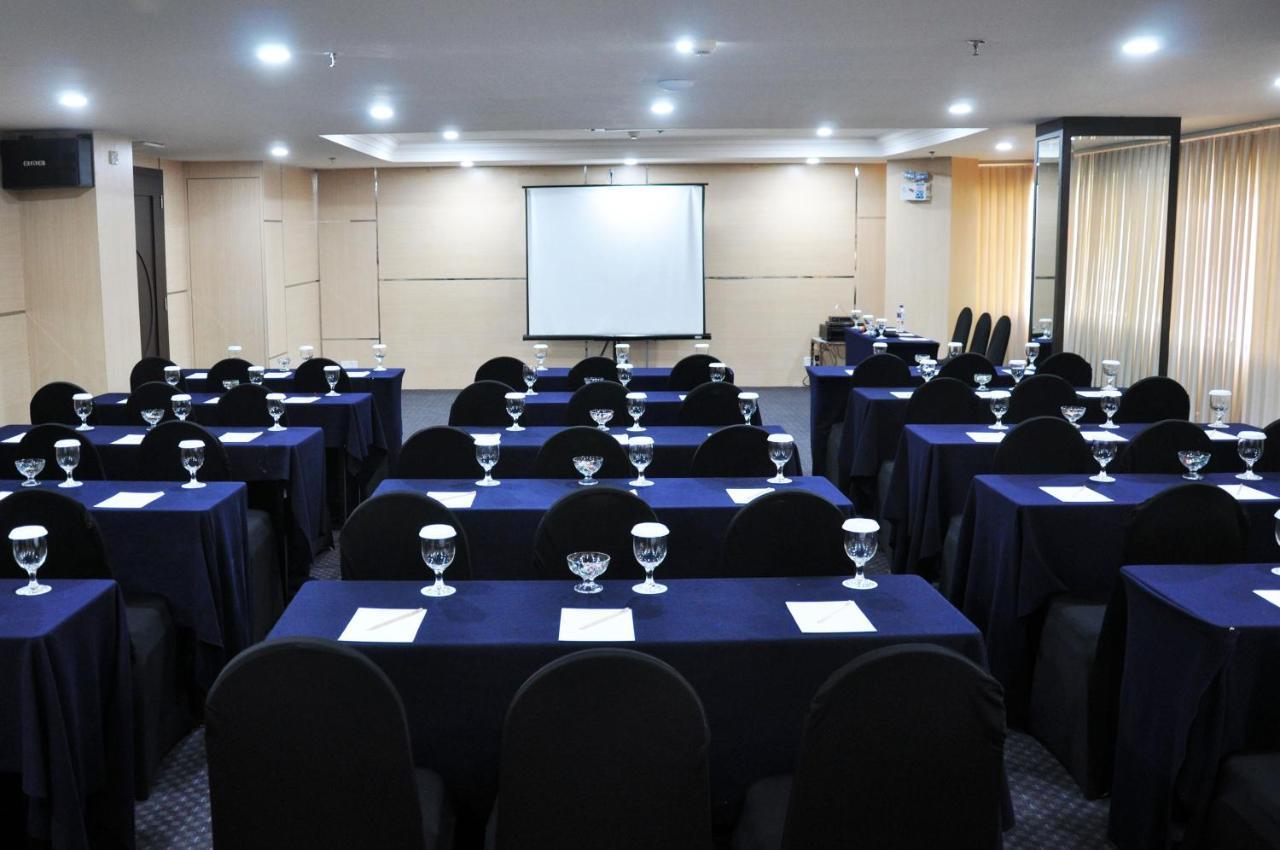 Beverly Hotel Batam Nagoya Ngoại thất bức ảnh