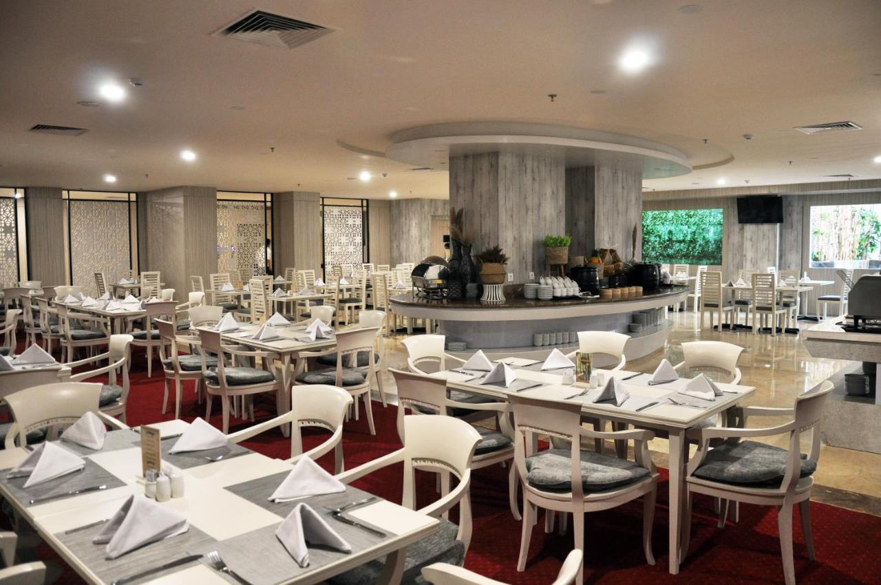 Beverly Hotel Batam Nagoya Ngoại thất bức ảnh
