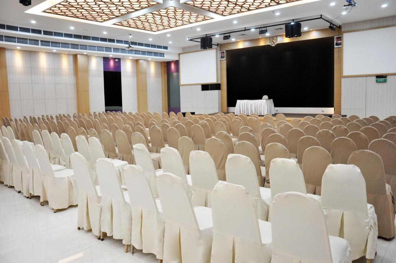 Beverly Hotel Batam Nagoya Ngoại thất bức ảnh