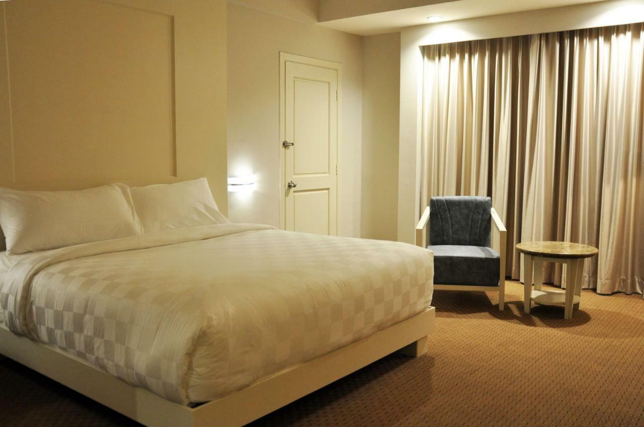 Beverly Hotel Batam Nagoya Ngoại thất bức ảnh