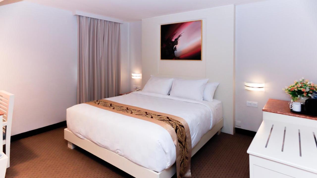 Beverly Hotel Batam Nagoya Ngoại thất bức ảnh