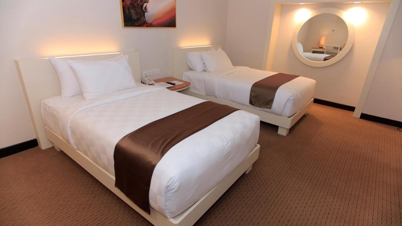 Beverly Hotel Batam Nagoya Ngoại thất bức ảnh